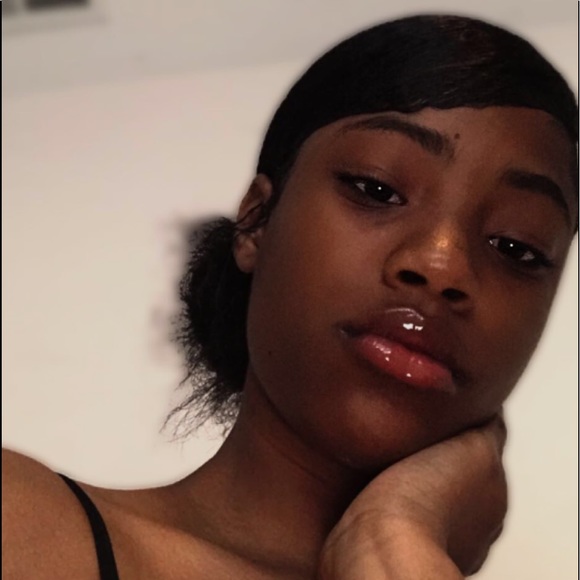 Meet your Posher, Mackenzie - Picture 1 of 1